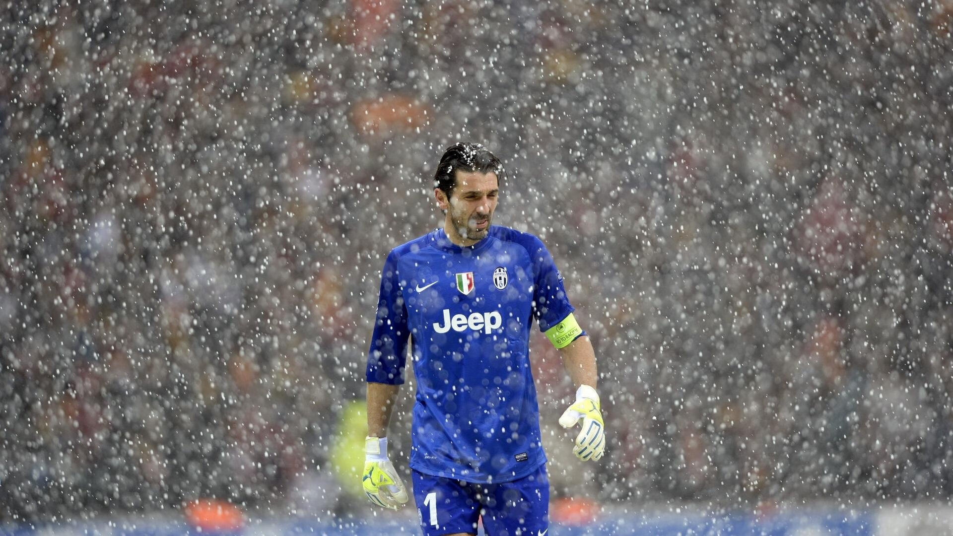 赛道与球场，当F1年度争冠焦点战遇上广厦强压掘金