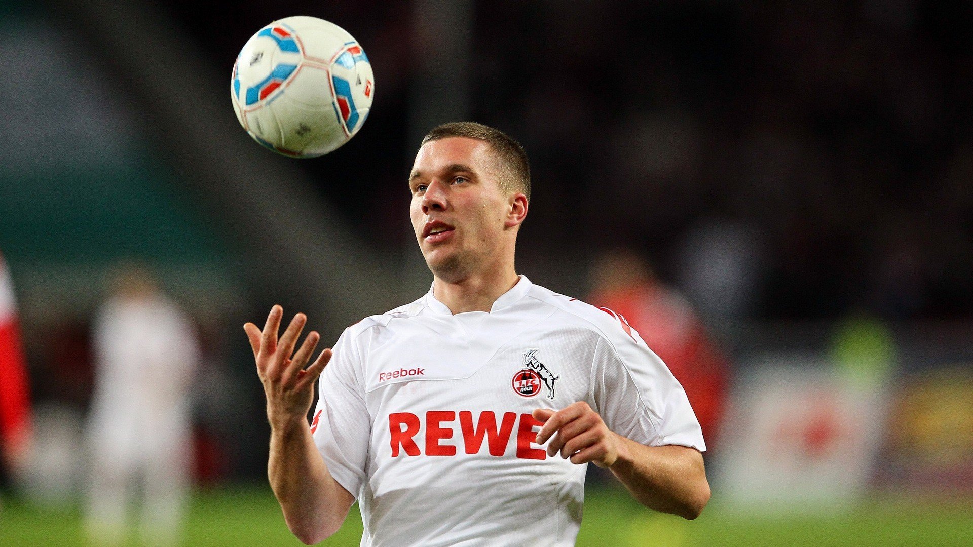 赛道上的毫厘之争，佩雷兹领衔迈凯伦惊险击败哈斯车队